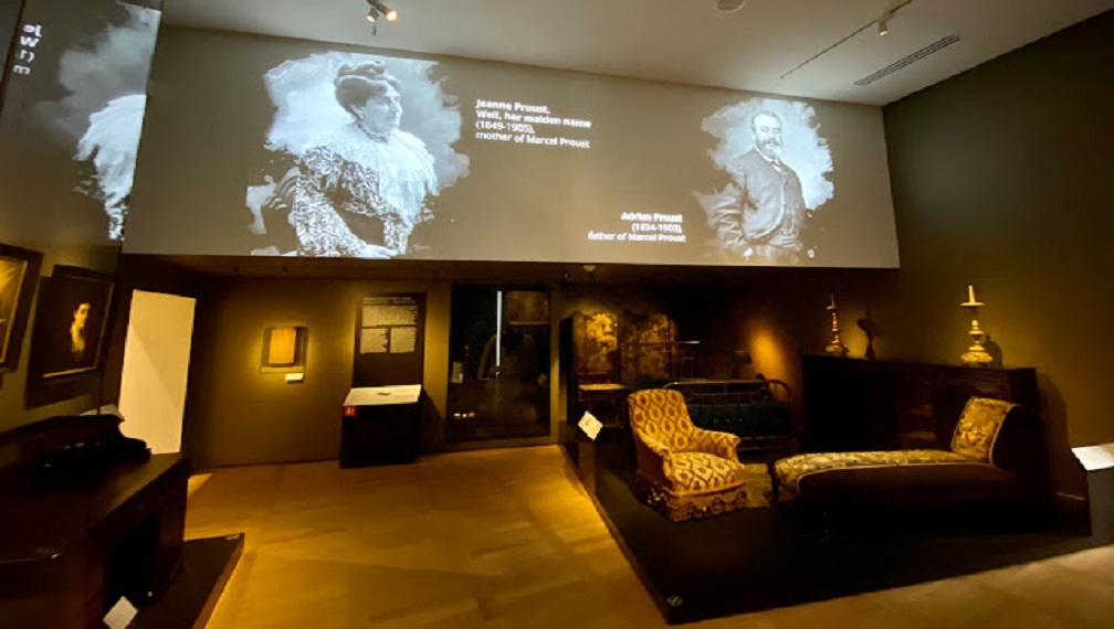 La reconstitution de la chambre de Marcel Proust..